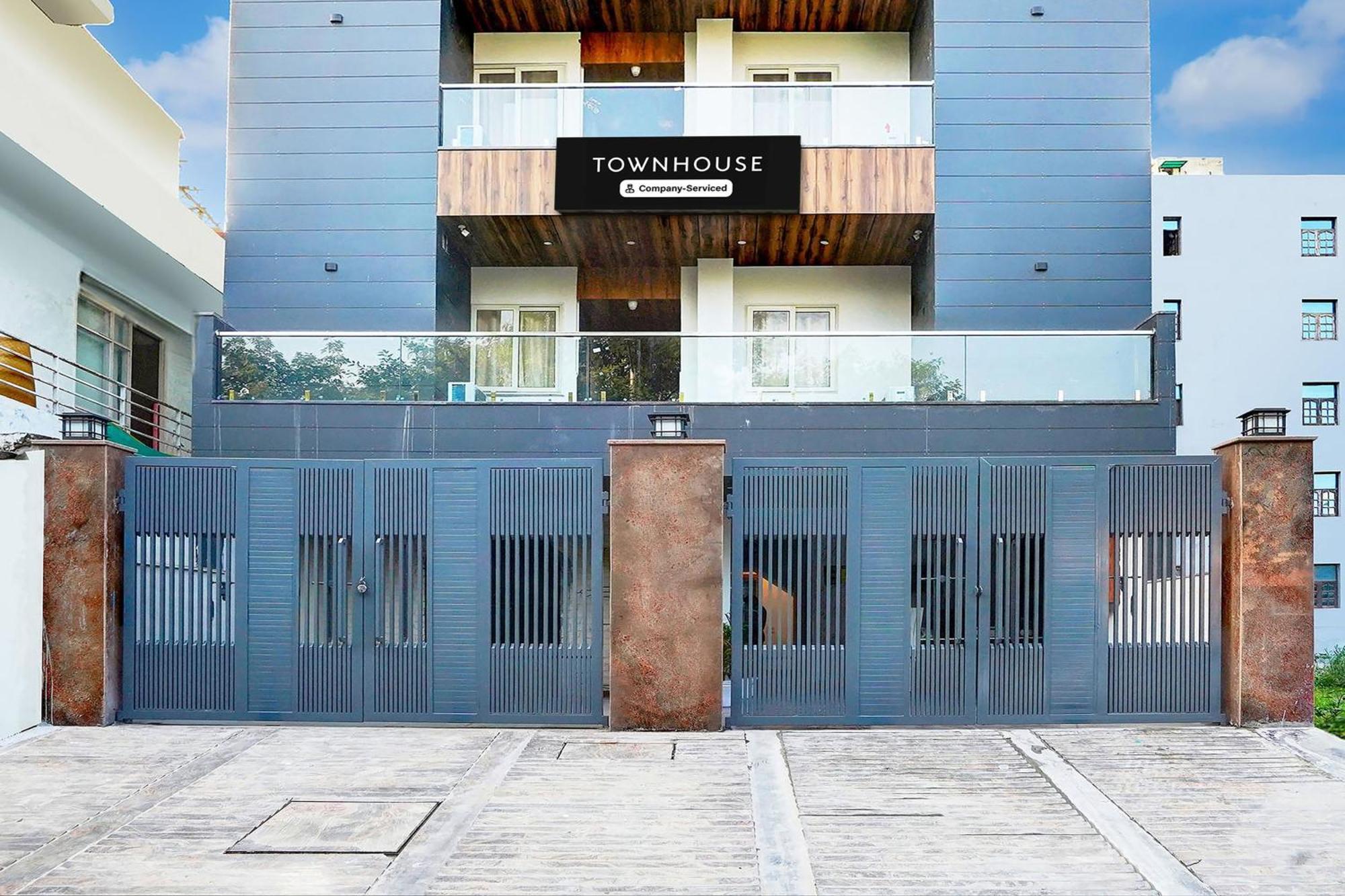 Super Townhouse Sector 104 Noida 호텔 외부 사진