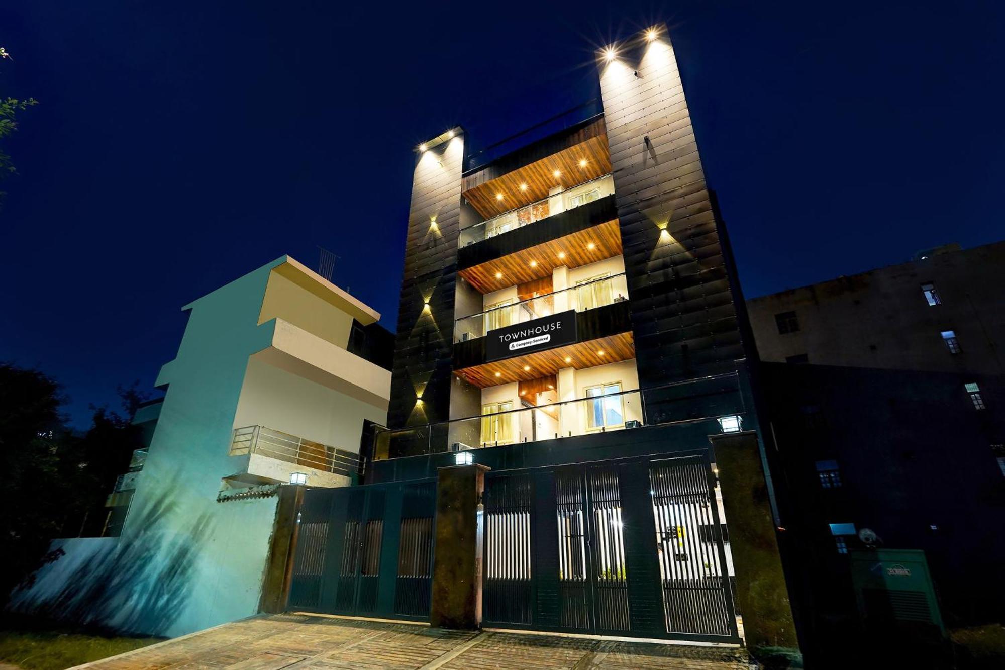 Super Townhouse Sector 104 Noida 호텔 외부 사진