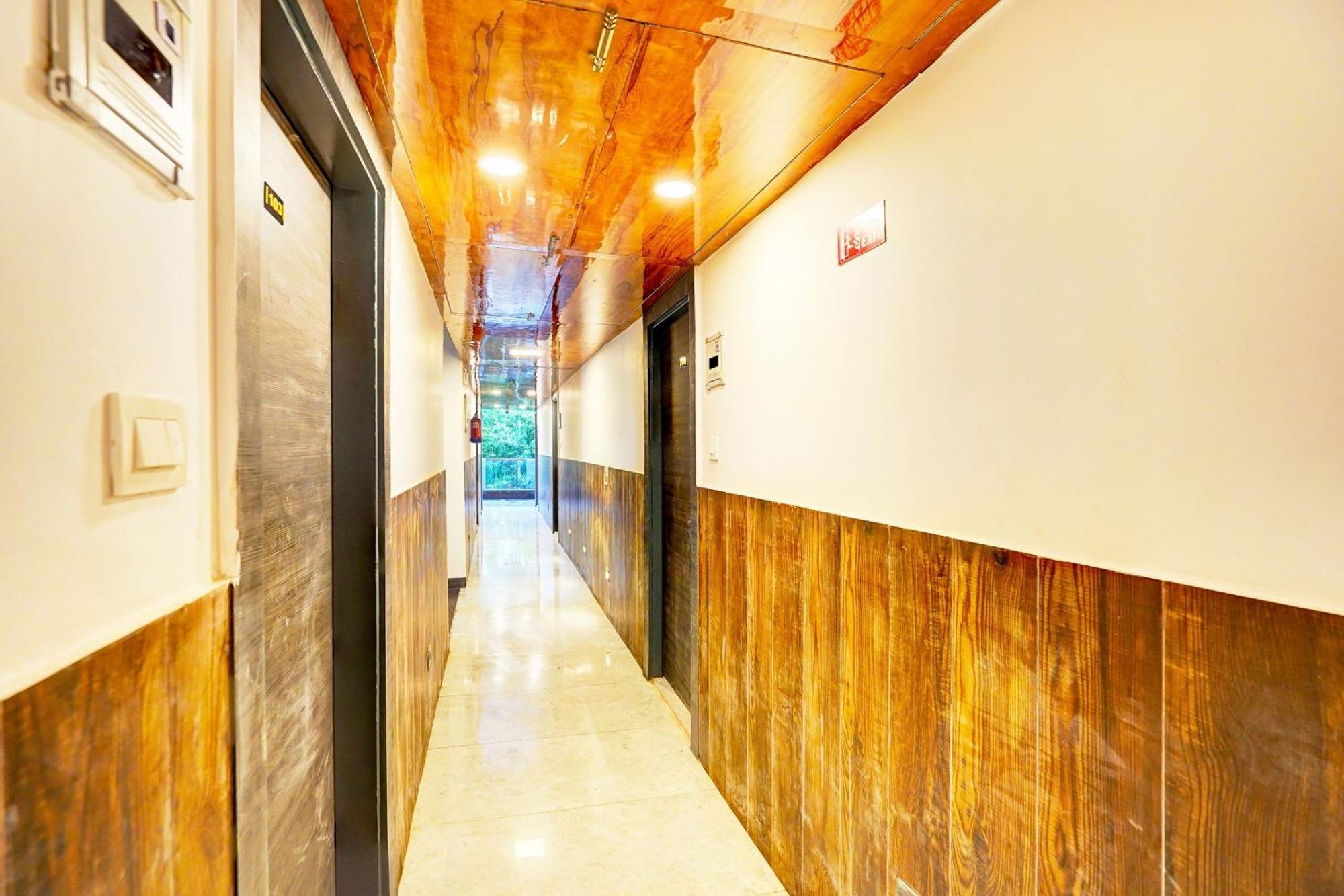 Super Townhouse Sector 104 Noida 호텔 외부 사진