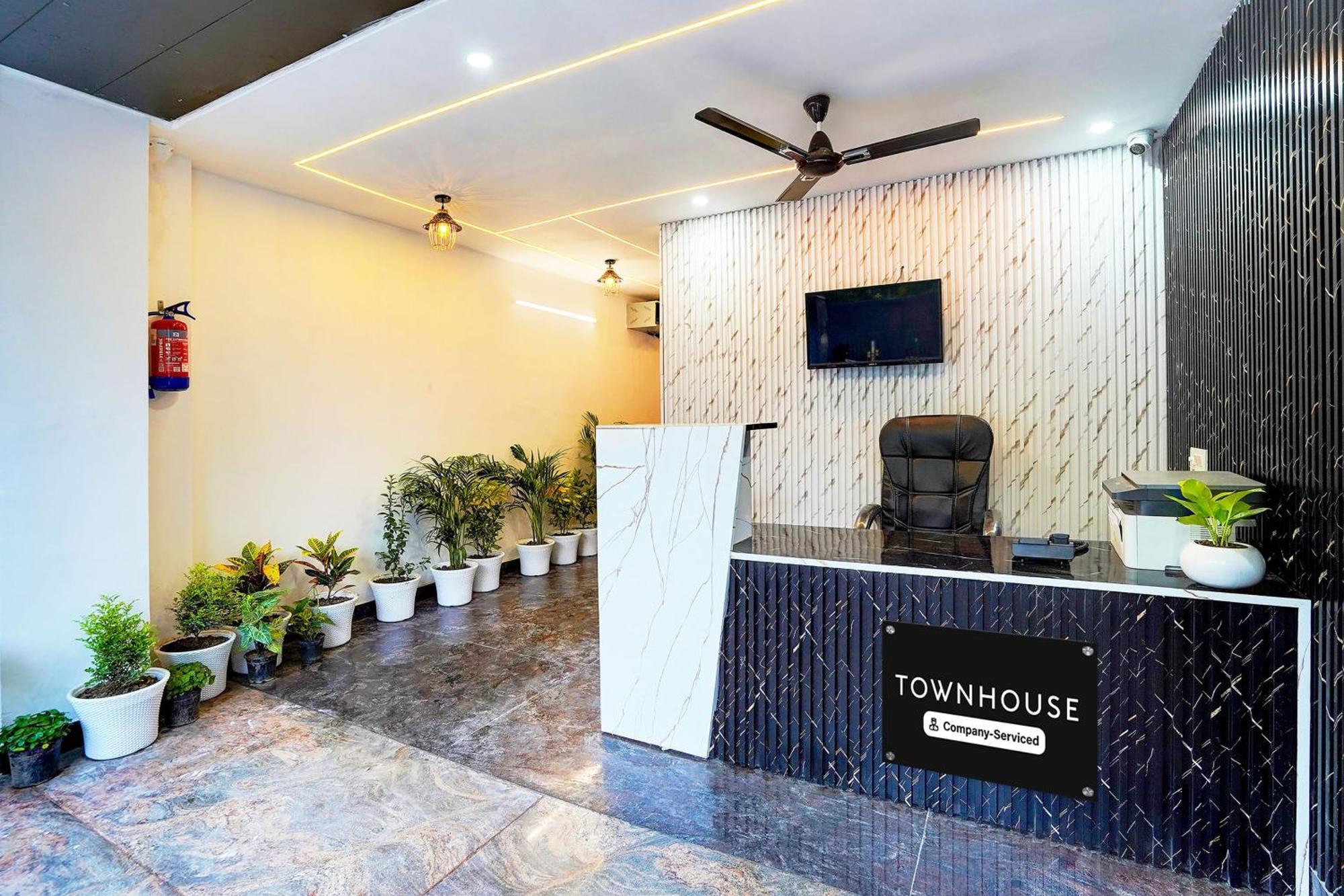 Super Townhouse Sector 104 Noida 호텔 외부 사진