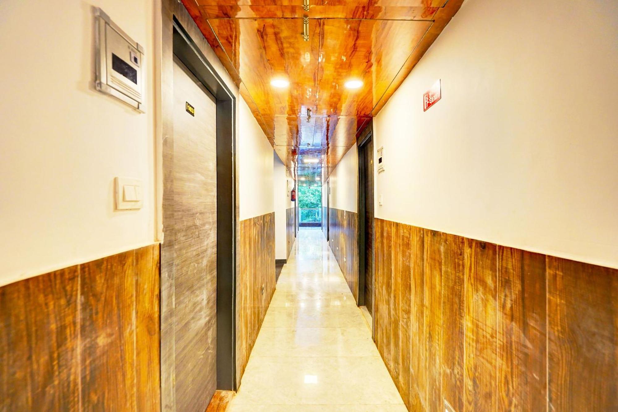 Super Townhouse Sector 104 Noida 호텔 외부 사진