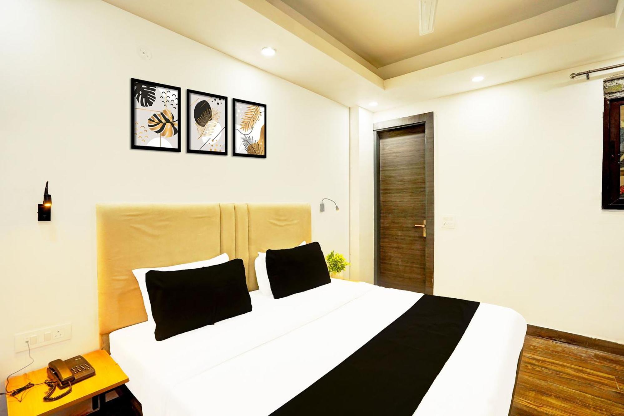Super Townhouse Sector 104 Noida 호텔 외부 사진