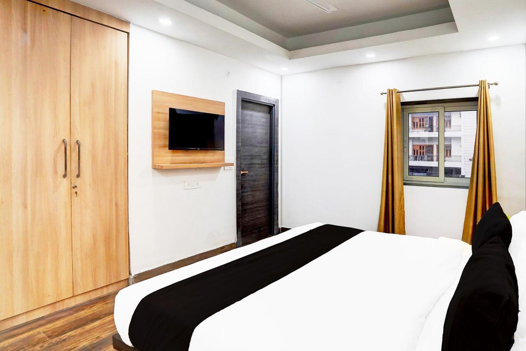 Super Townhouse Sector 104 Noida 호텔 외부 사진